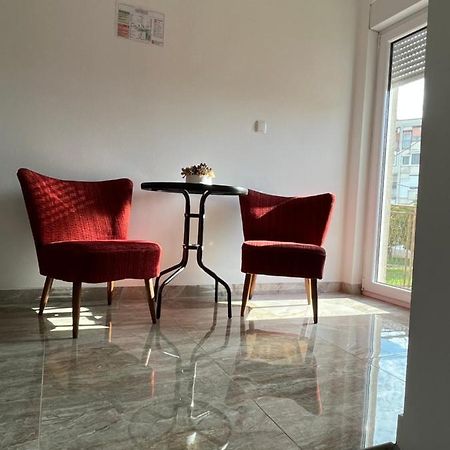 Opg - Zm Apartmani Martinovic Novska エクステリア 写真