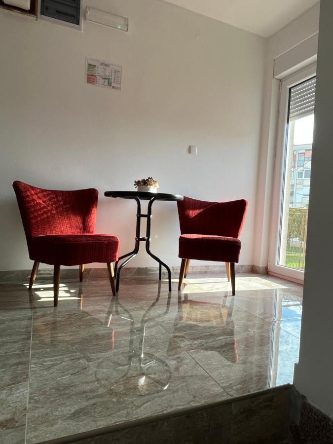Opg - Zm Apartmani Martinovic Novska エクステリア 写真